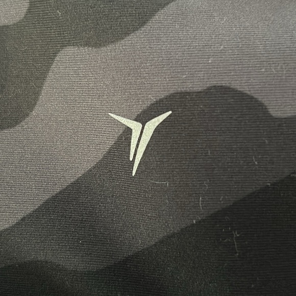 Old Navy Active, Elevated Leggings - Picture 7 of 7